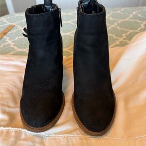 Blondo Boots Women’s 7M Waterproof Bootie Black Nubuck Leather Heels